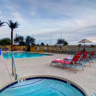 Holiday Inn Express & Suites North Phoenix/Scottsdale By IHG Thumbnail
