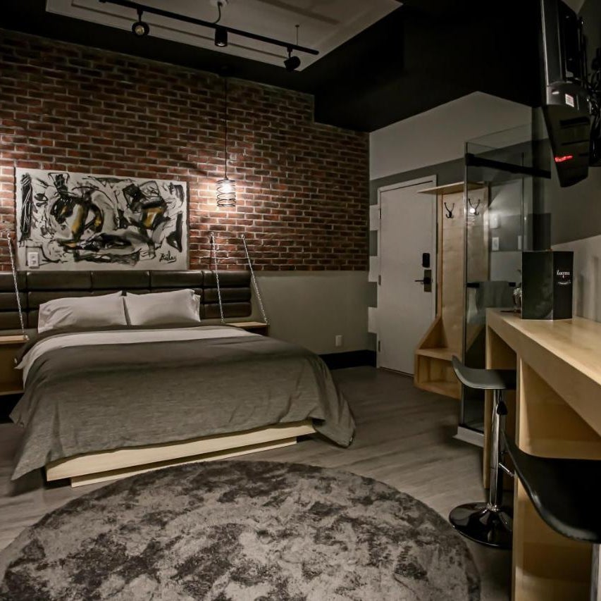 La Suite Hotel