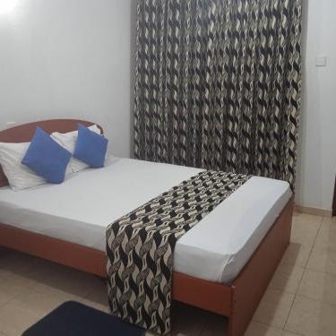 Larn's Villa Hotel & Apartment Thumbnail