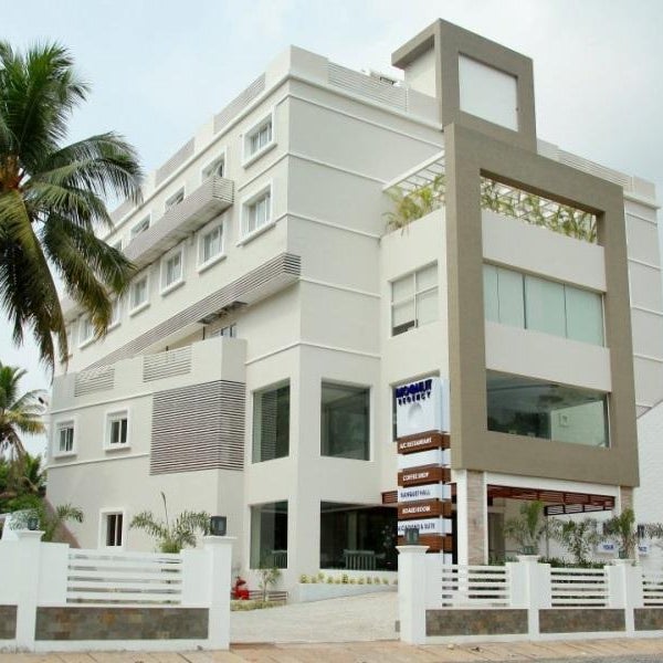 Hotel Moonlit Regency