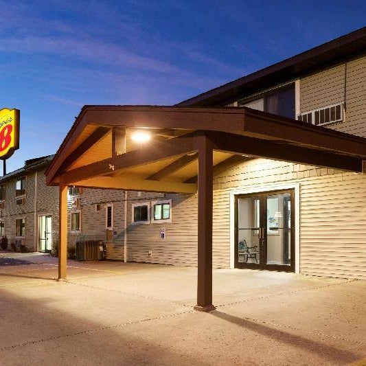 Super 8 by Wyndham Houghton Thumbnail