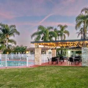 Fallbrook Country Inn Thumbnail