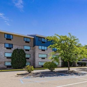 AmericInn by Wyndham Apple Valley Thumbnail