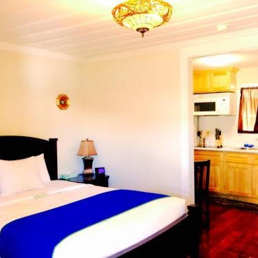 Americas Best Value Inn & Suites Royal Carriage Thumbnail