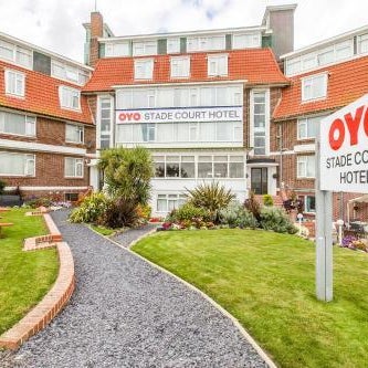 OYO Stade Court Hotel