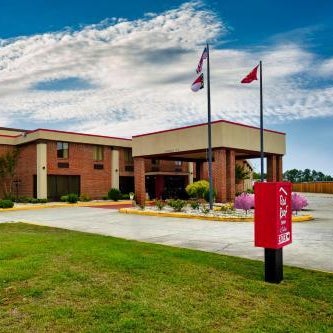 Red Roof Inn & Suites Jacksonville, NC Thumbnail