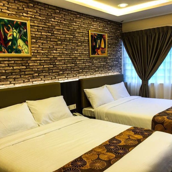 Louis Hotel