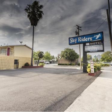 Sky Riders Motel Thumbnail