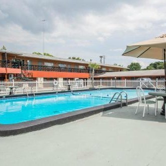 Rodeway Inn & Suites Winter Haven Chain of Lakes Thumbnail