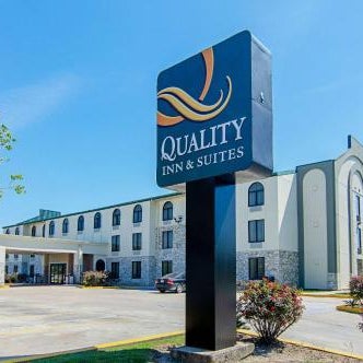 Quality Inn and Suites Near Tanger Outlet Mall Thumbnail