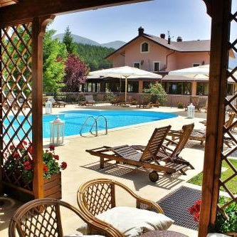 Hotel Bucaneve