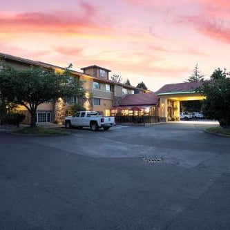 Best Western Plus Parkway Inn Thumbnail