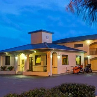 Super 8 by Wyndham Walterboro Thumbnail