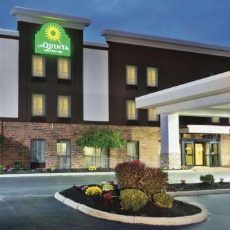 La Quinta Inn & Suites by Wyndham Grove City Thumbnail