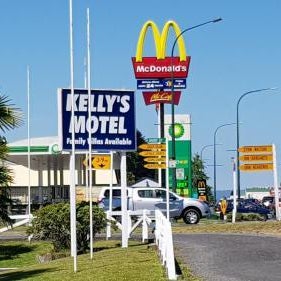 Kelly's Riverside Motel