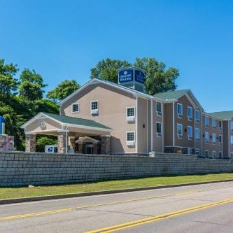 Cobblestone Hotel & Suites - Erie Thumbnail