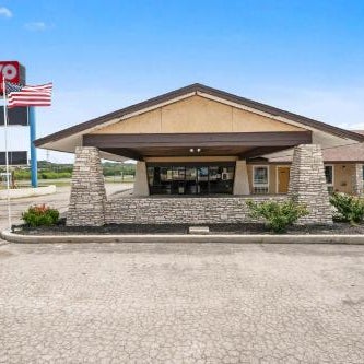 OYO Hotel Junction TX I-10 Thumbnail