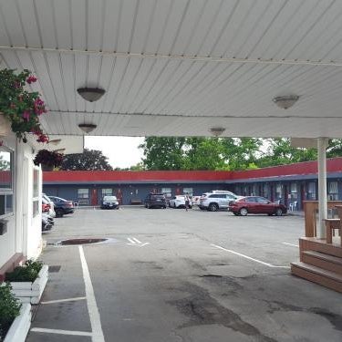 Niagara Inn & Suites Thumbnail