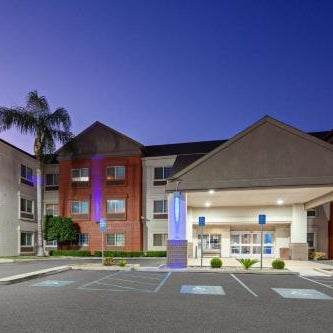 Holiday Inn Express and Suites Tulare By IHG Thumbnail