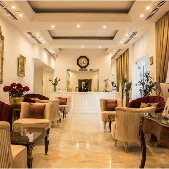 Hotel La Maison Blanche Thumbnail