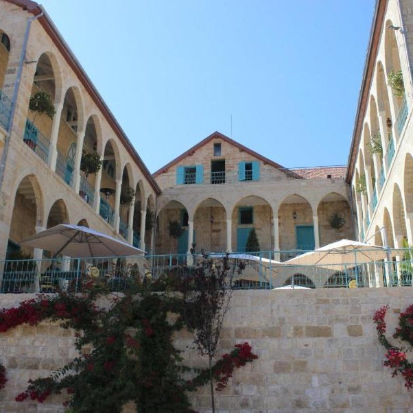 Deir Al Oumara Hotel