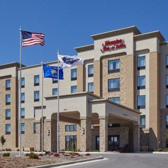 Hampton Inn By Hilton & Suites Milwaukee/Franklin Thumbnail