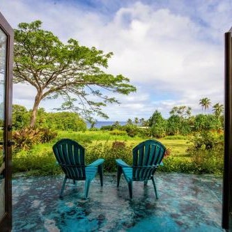 Kalani Oceanside Retreat Thumbnail