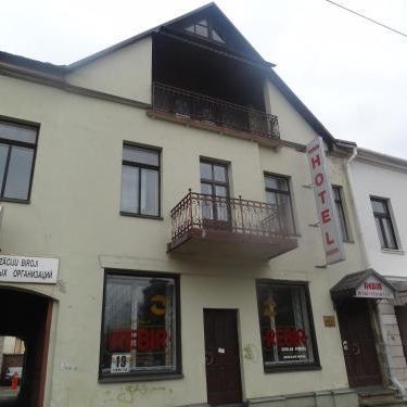 Sia Rebir D, Hotel Rebir