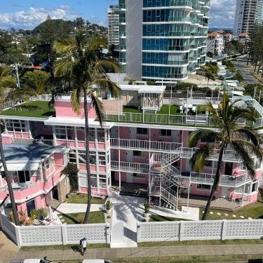 The Pink Hotel Coolangatta Thumbnail