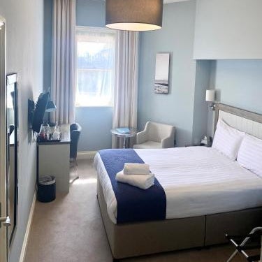 Yarrow Hotel