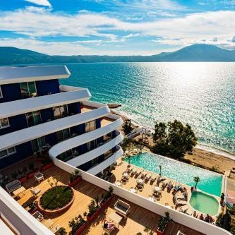 Regina Blu Thumbnail