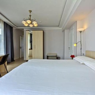 Green Yard Hotel Thumbnail