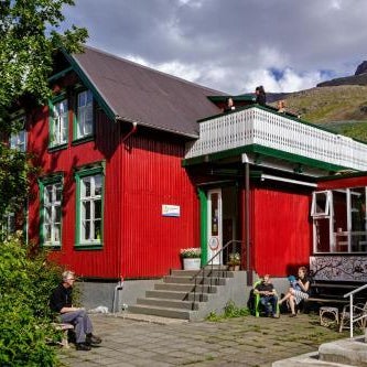 Hafaldan HI hostel, old hospital building Thumbnail