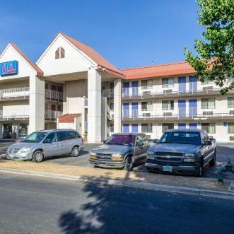 Motel 6-Fresno, CA - Yosemite Hwy Thumbnail