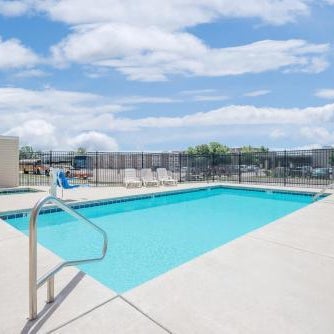 Days Inn & Suites by Wyndham Hutchinson Thumbnail