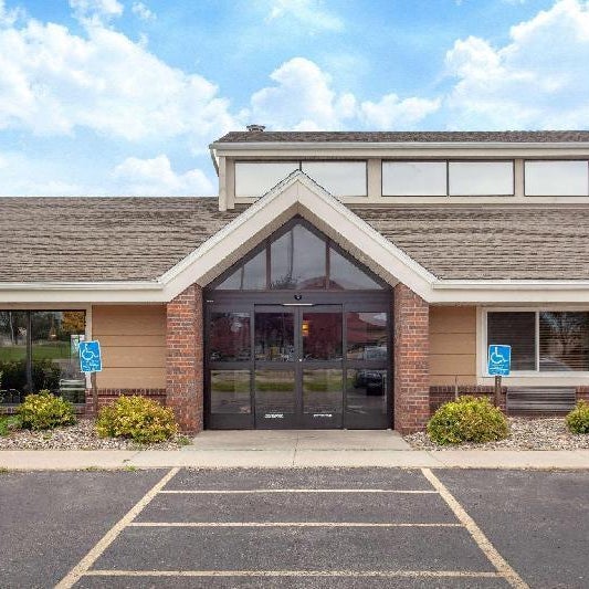 AmericInn by Wyndham Willmar Thumbnail