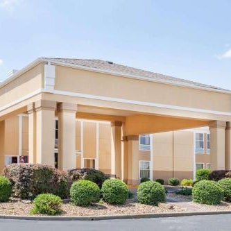 Super 8 by Wyndham Evansville North Thumbnail