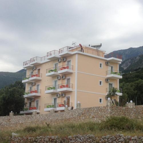Season Inn Thumbnail