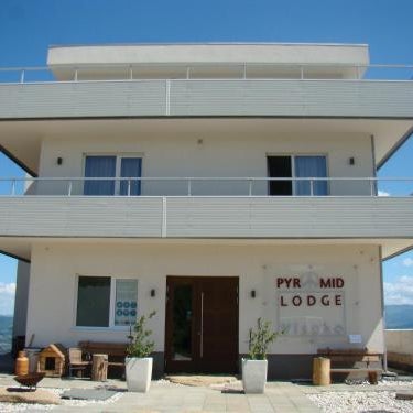 HOTEL Pyramid Lodge