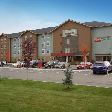 Ledgestone Hotel Elko Thumbnail