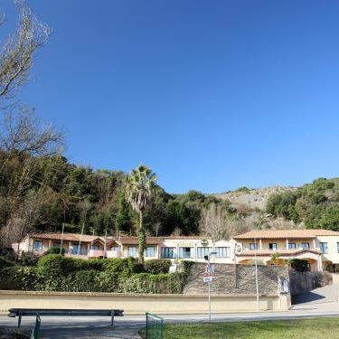 B&B Hôtel Villeneuve Loubet Village