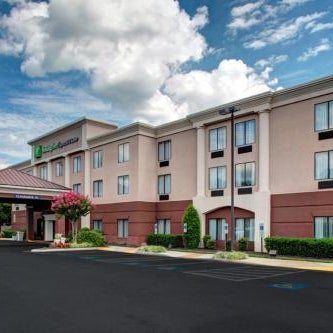 Holiday Inn Express & Suites Richmond North Ashland By IHG Thumbnail