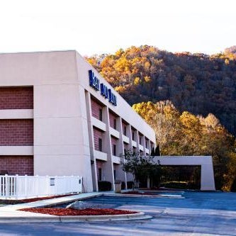Bay Mountain Inn Cherokee Smoky Mountains Thumbnail
