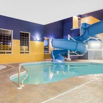Ramada by Wyndham Red Deer Hotel and Suites Thumbnail