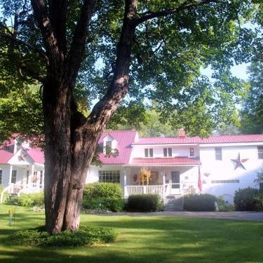 Buttonwood Inn on Mount Surprise Thumbnail