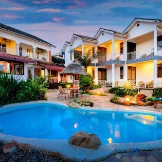 2 Friends Beach Hotel