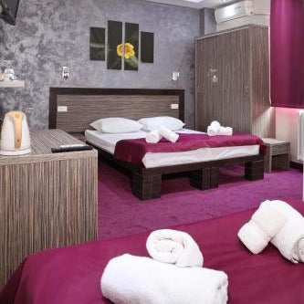 Side One Design Hotel Garni Thumbnail