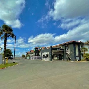 SureStay Hotel by Best Western Williams Thumbnail