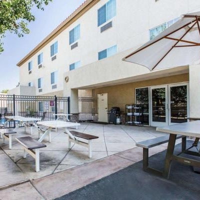 Comfort Suites Bakersfield Thumbnail