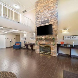 Comfort Suites Red Bluff Near I-5 Thumbnail